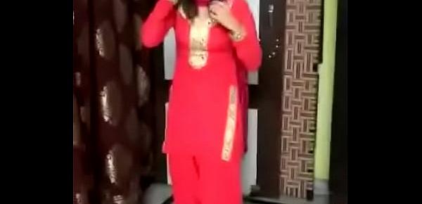  Desi girl- hot mujra practice